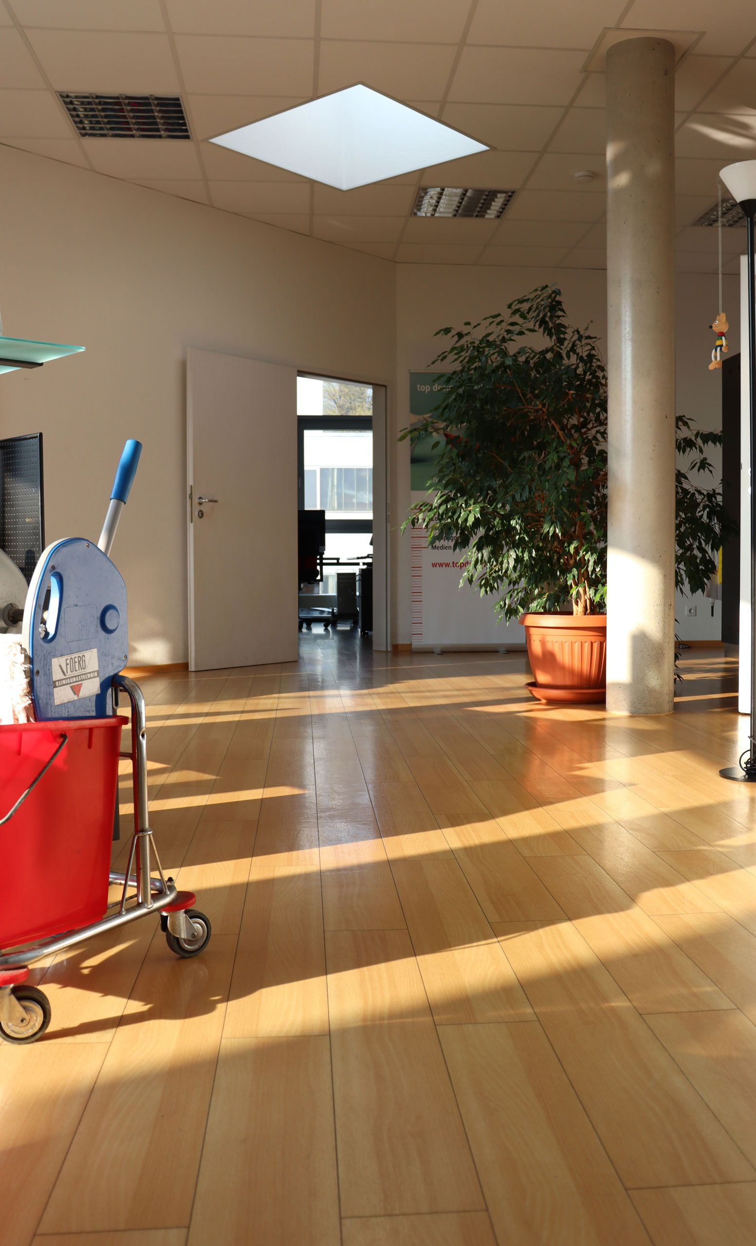 Reingiung Büro- und Geschäftsräume 